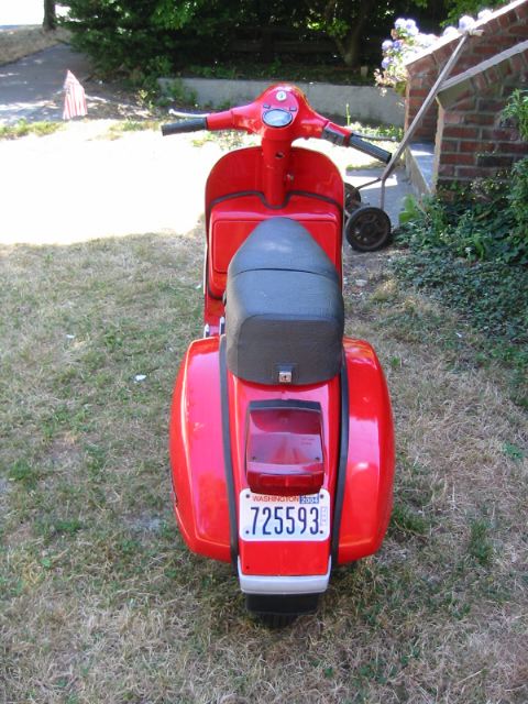 Vespa P200
